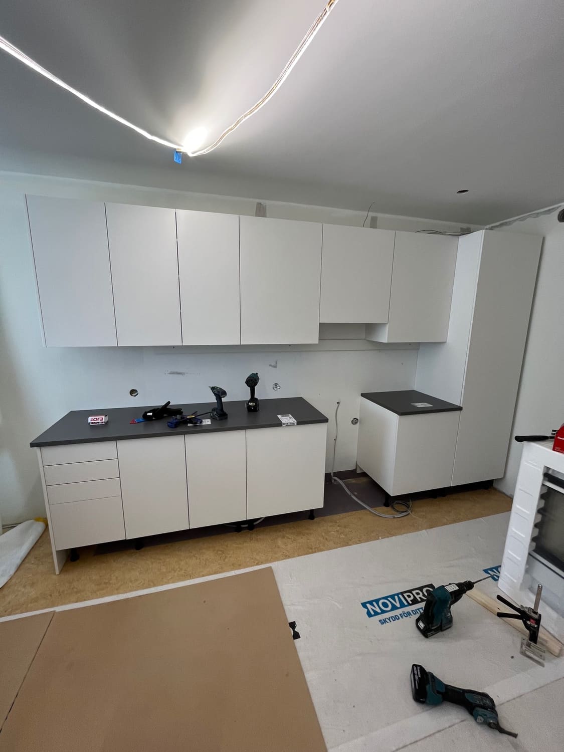 Återställning pågår kök efter brandskada